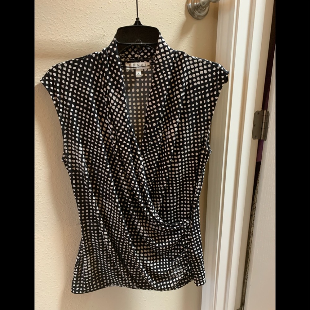 Chats New York Top, sleeveless, wrap top